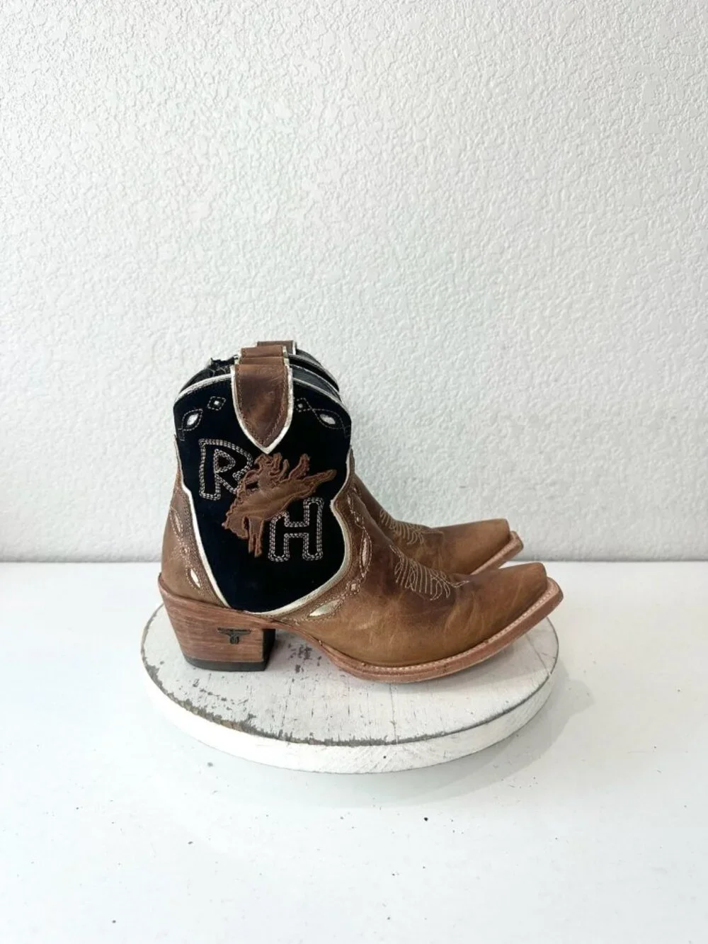 Lane RODEO HOUSTON Cowboy Booties Brown Western Snip Toe Short Boots Women 8.5 - Picture 2 of 13